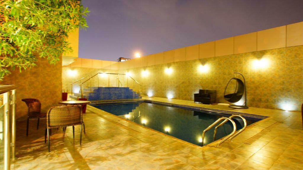 Almuhaidb Al Takhasosi Suites Riyadh Bagian luar foto